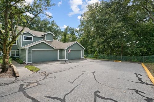 82 Spyglass Cir, Groton, CT 06340 exterior