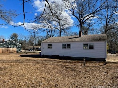 25 Midland Rd, Windsor-Locks, CT 06096 exterior