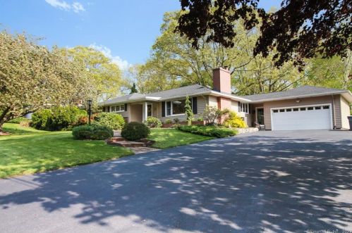 7 Ledge Rock Rd, Niantic, CT 06357 exterior