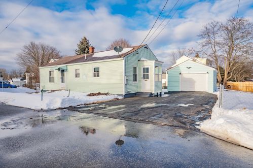 15 Liberty Ave, Biddeford, ME 04005 exterior