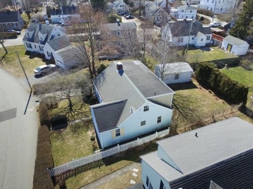 65 Phelps Rd, Middletown, RI 02842 exterior