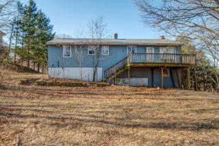 104 White Birch Dr, Waterbury, CT 06708 exterior