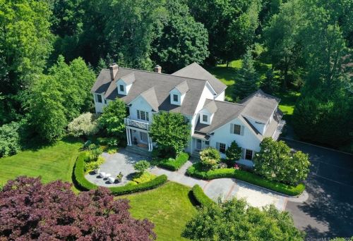 126 Overlook Dr, New Canaan, CT 06840 exterior