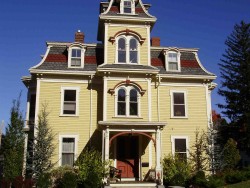 82 Herrick Rd, Newton, MA 02459 exterior