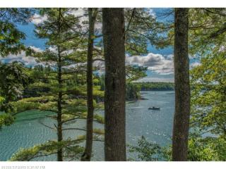 38 Wolf Rd, Boothbay, ME 04537 exterior