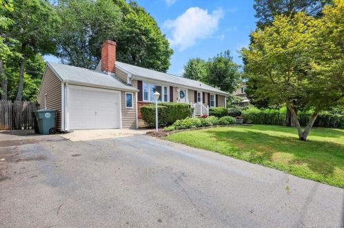 15 Morrell Ave, Milford, CT 06461 exterior