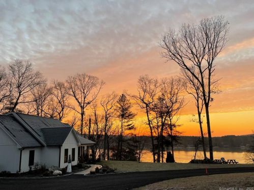 51 Smith Rd, Moosup, CT 06354 exterior