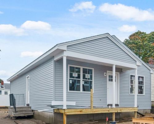 28 Nellie St, Providence, RI 02904 exterior