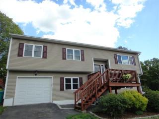 7 Jasmine Ln, Waterbury, CT 06716 exterior