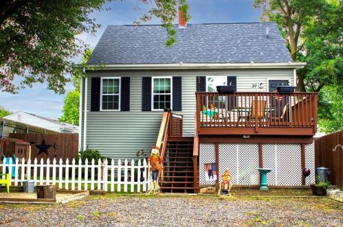 39 Temple Ave, Warwick, RI 02888 exterior