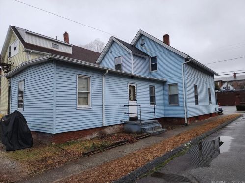 103 School St, Killingly, CT 06239 exterior