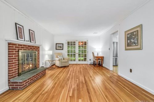 53 Hunting Ln, Stamford, CT 06902 exterior