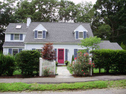 21 Grayson Ln, Newton, MA 02462 exterior