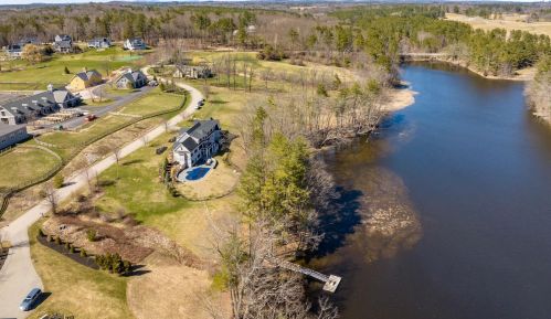 44 Saddle Trail Dr, Dover, NH 03820 exterior
