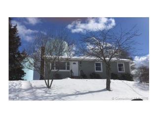 136 Pegasus Dr, Groton, CT 06340 exterior