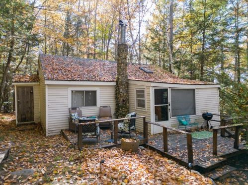 18 Castle Ct, Fitzwilliam, NH 03447 exterior