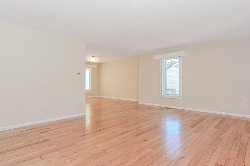 20 Landsdown Dr, Nashua, NH 03062 exterior