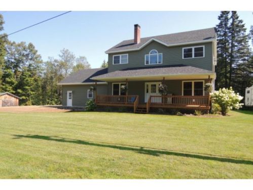 693 Five Mile Sq Rd, Brighton, VT 05846 exterior