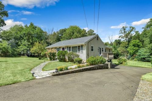 42 Capitol Dr, Huntington, CT 06484 exterior