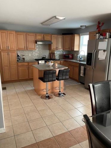 25 Villa Nova St, Woonsocket, RI 02895 exterior