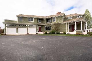 76 Devin Dr, Portsmouth, RI 02871 exterior