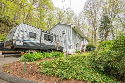 94 Oneil Rd, Seymour, CT 06478 exterior