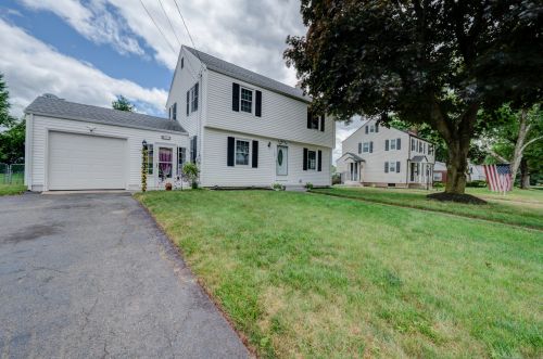 82 Knollwood Rd, Hartford, CT 06118 exterior