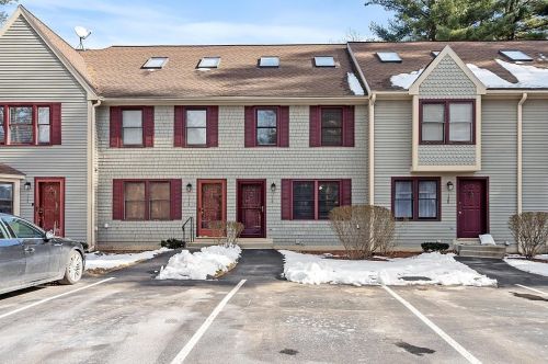 118 Bartemus Trl, Nashua, NH 03063 exterior