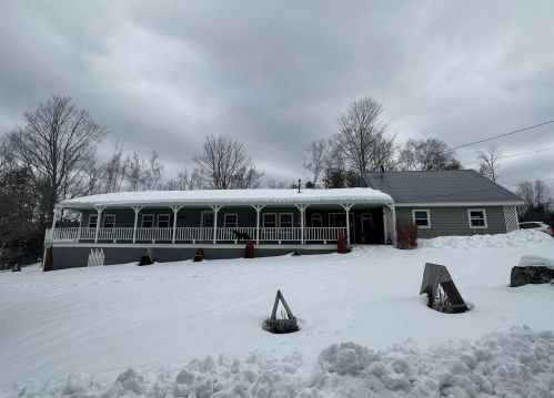 61 Town Landing Rd, Saint-Albans, ME 04971 exterior