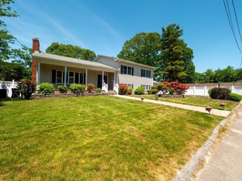 226 Hilton Rd, Warwick, RI 02889 exterior