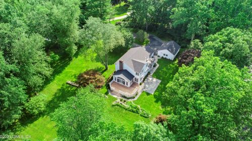 15 Gray Oaks Ln, Greenwich, CT 06830 exterior
