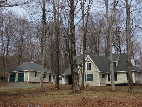 28 Trouble St, Cummington, MA 01026 exterior