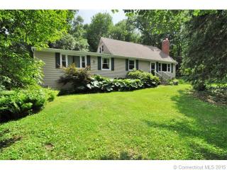 50 Appleblossom Ln, Newtown, CT 06470 exterior