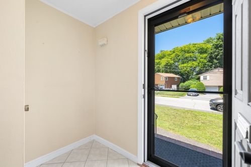 14 Bonito Dr, Framingham, MA 01701 exterior