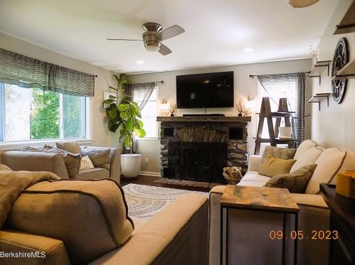 75 Meadow Ln, Lanesborough, MA 01237 exterior