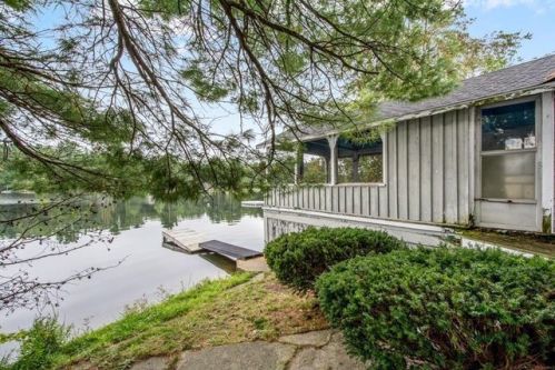 74 Pine Point Rd, Stow, MA 01775 exterior