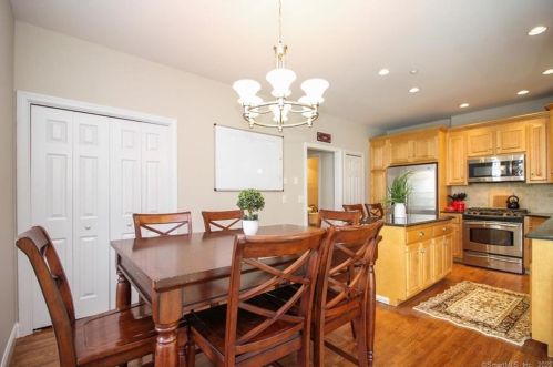 6 Partridge Ln, Farmington, CT 06032 exterior