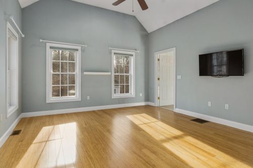 30 Maplevale Rd, East-Kingston, NH 03827 exterior