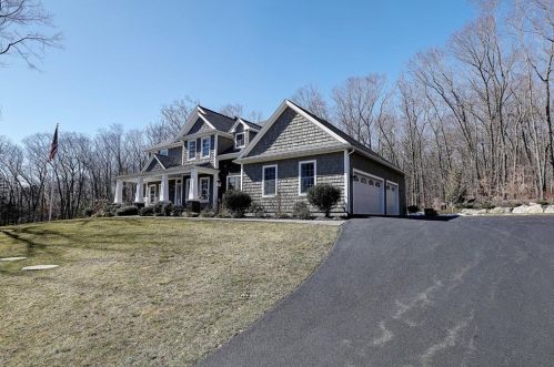 47 Womantam Ln, Valley Falls, RI 02864 exterior