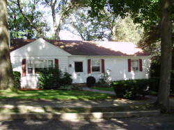 21 Voss Ter, Newton, MA 02459 exterior