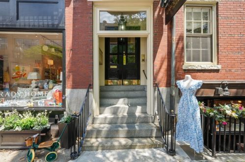 131 Charles St, Boston, MA 02114 exterior