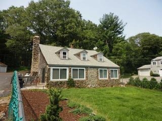 32 Walter Carey Rd, Smithfield, RI 02917 exterior