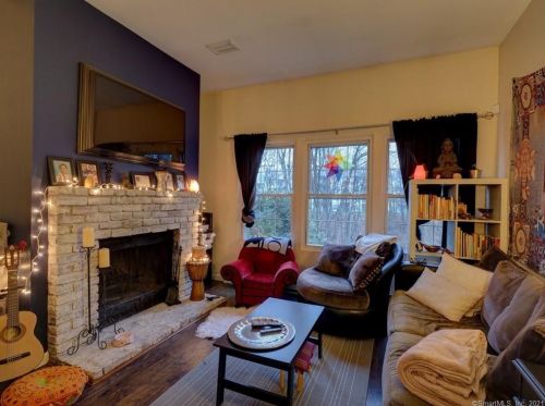 152 Rising Trail Dr, Middletown, CT 06457 exterior