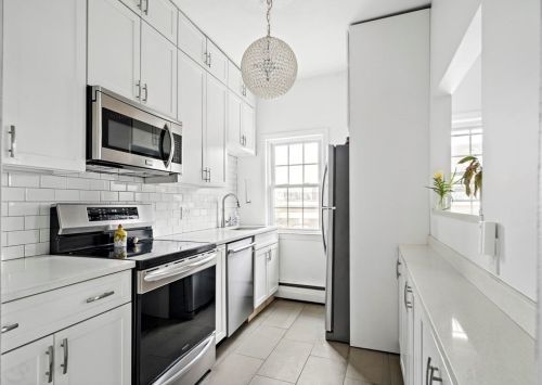 377 Bunker Hill St, Roxbury-Xing, MA 02129 exterior