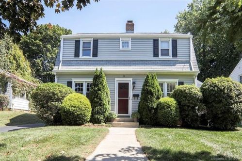 19 Ludlow Mnr, Norwalk, CT 06855 exterior