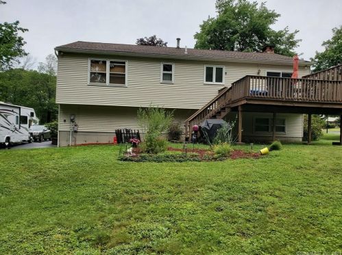 262 Oxbow Dr, Torrington, CT 06790 exterior