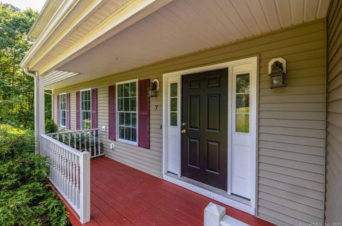 7 Brack Farm Rd, East-Hampton, CT 06424 exterior