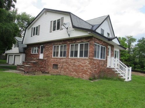 24 Preston St, Dracut, MA 01826 exterior