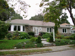 170 Evelyn Rd, Newton, MA 02468 exterior