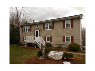 2 Jillian Ct, Warwick, RI 02889 exterior